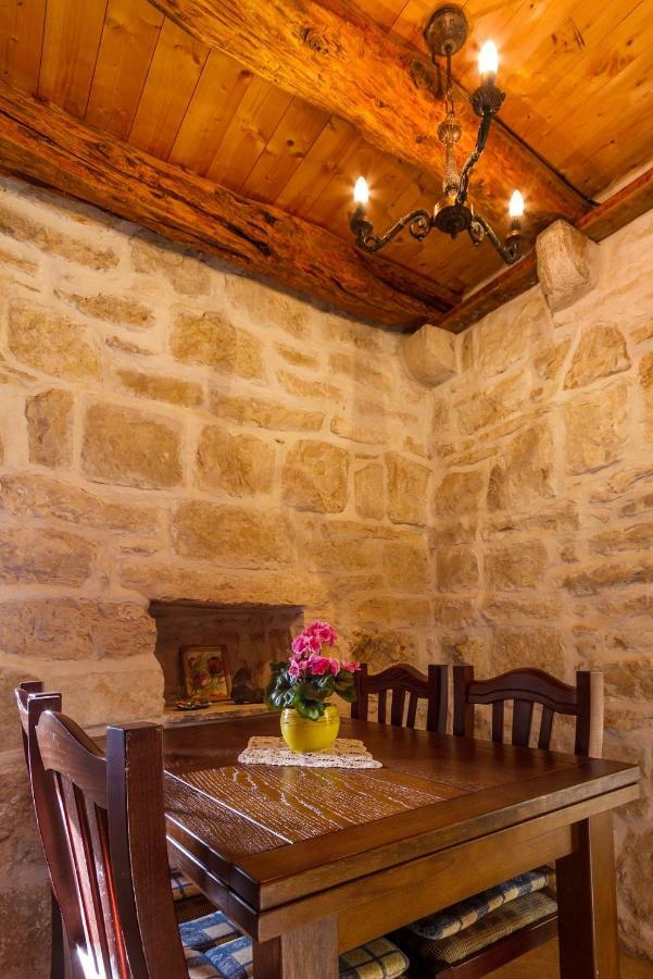 Old Small Stone House Zrnovo Exterior foto